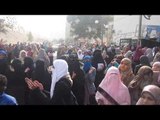 طفل يقود مظاهرة طالبات الإخوان بجامعة الأزهر
