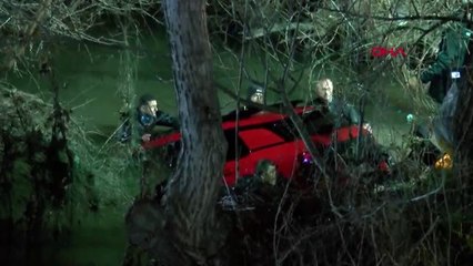 Çanakkale Ezine'de Dereye Düşen Araçtan 3 Gencin Cesedi Çıkarıldı, 1 Kişi Kayıp