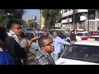 المحظورة يهددون بحرق السيارات ويمنعون مريض من المرور بالنهضة