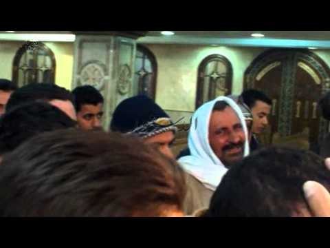 لحظة انهيار والد شهيد سوزهاج أثناء تسلمه الجثمان