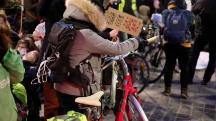 Liège : Rassemblement Green Peace pour la remise de la pétition