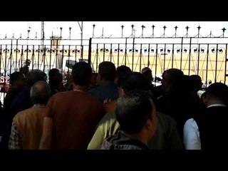 اشتباكات بين الأمن والعاملين بمستشفى التامين الصحى بمدينة نصر