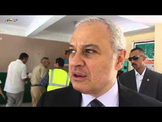 وزير السياحة يدلى بصوته بمدرسة القومية بالزمالك