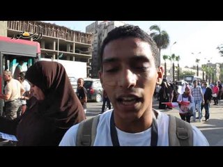 سلسلة بشرية أمام مبنى محافظة الجيزة لتأييد السيسي