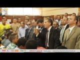 رئيس جامعة الازهر يهتف مع الطلاب تحيا مصر.. تحيا مصر