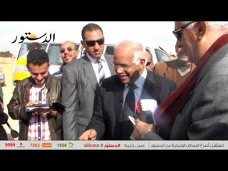 محافظ القاهرة لأطفال "تطوير العشوائيات": "خدوا 10 جنيه وهاتوا حلاوة"