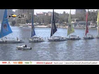 "البالونات" تزين كوبري قصر النيل في شم النسيم