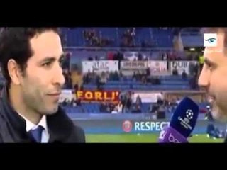 الدستور | أبو تريكة يصافح صلاح قبل لقاء روما وبرشلونة