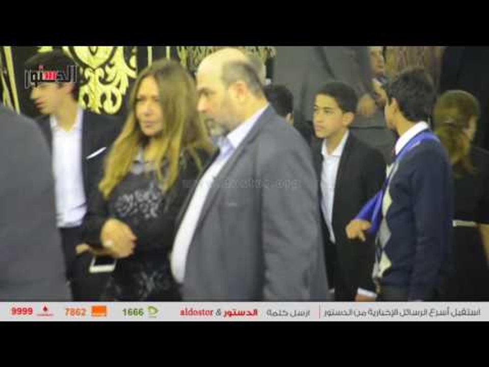 الدستور | توافد النجوم علي عزاء والدة بوسي شلبي