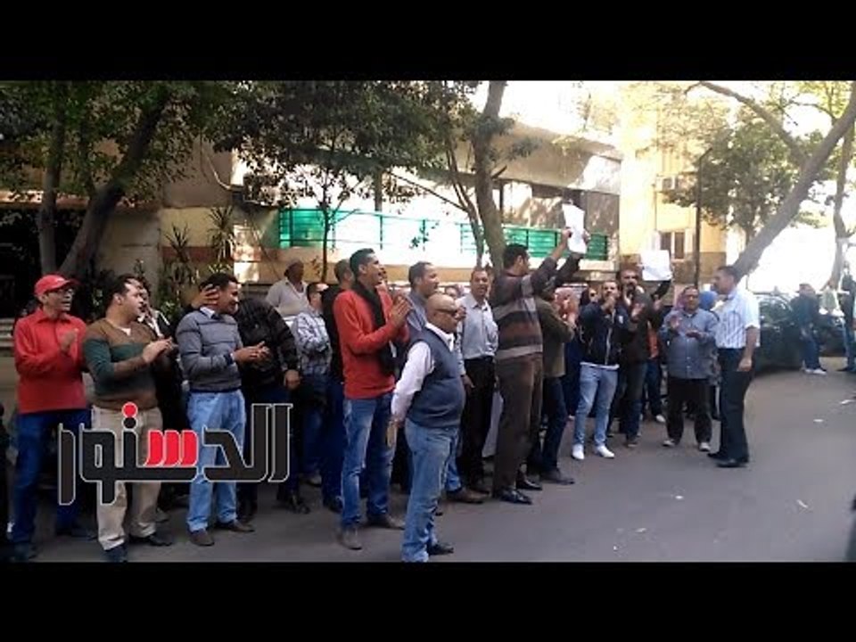 الدستور | تظاهر للعاملين بـ«الآثار» للمطالبة بتطبيق الحد الأدنى للأجور