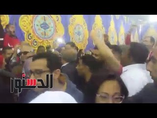 الدستور | مشادة «كلامية» بين مؤيدي طاهر وسيدة تدعم «الخطيب»