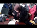 الدستور | عضوات «قومي المرأة بالشرقية» يوثقن توكيلات للسيسي