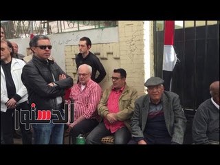 الدستور - الفنان يوسف فوزى يتحدى المرض وينتظر أمام لجنة التصويت