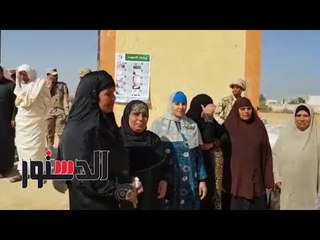 الدستور - نساء وشباب التجمعات الصحراوية في المقدمة أمام اللجان