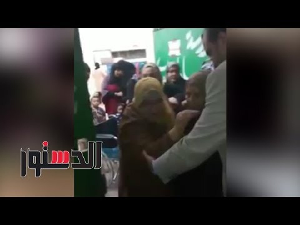 الدستور - مسنة تصر علي التصويت بمدرسة محمود سامي البارودي بالدرب الاحمر