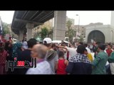 الدستور - حشد بشارع الأزهر امام لجنة فاطمة الزهراء يؤدي لغلق الطريق