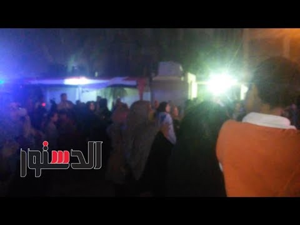 الدستور - المصريين يتحدون العاصفة الترابية في الساعات الأخيرة