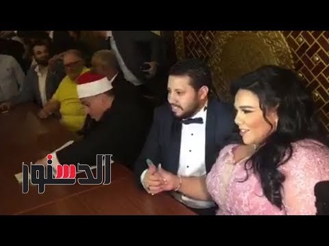 الدستور | لحظة وصول شيماء سيف مسجد الشرطة وسط حضور النجوم