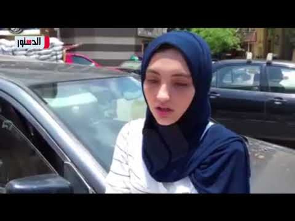 الدستور | طالبة تجهش بالبكاء بسبب صعوبة امتحان اللغة الانجليزية