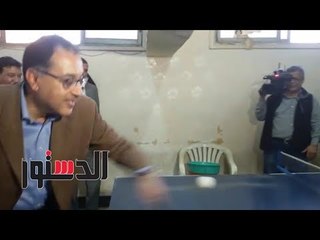 الدستور | شاهد.. رئيس الوزراء يلعب "بينج بونج" مع طفل خلال جولته بالشرقية