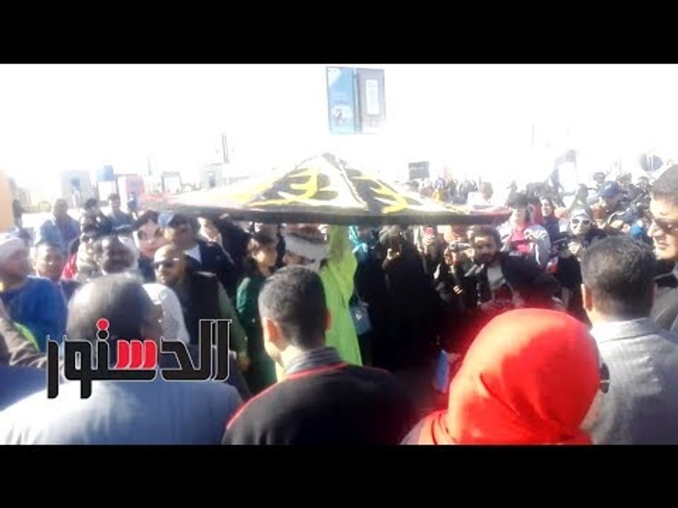 الدستور | "دعوة للسياحة" تستقبل جمهور المعرض بالطبل والتنورة