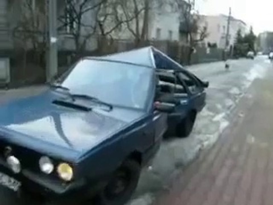 Comment cette voiture peut-elle encore rouler?