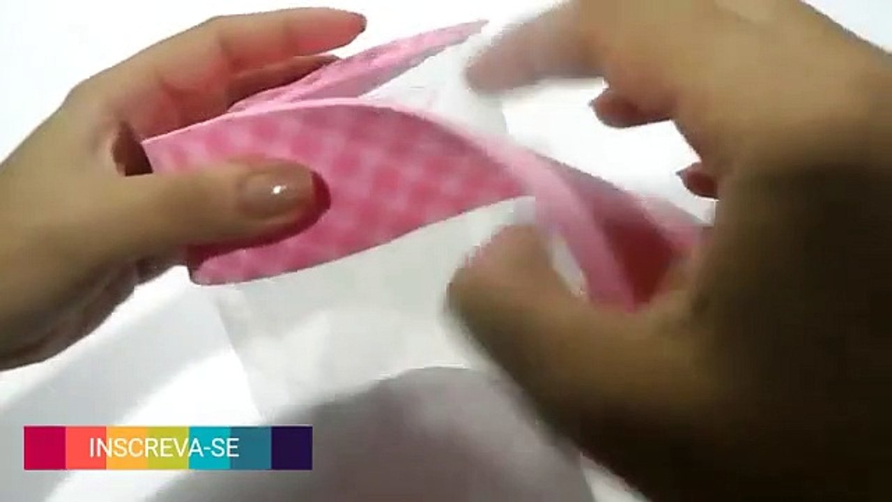 Caixinha para lembrancinha feita de garrafa pet