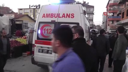 Pazar Yerinde Bıçaklı Kavga: 3 Yaralı