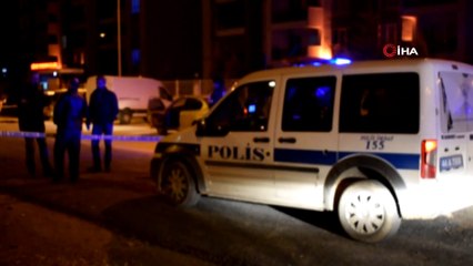 Malatya'da bıçaklı kavgada baba-oğul yaralandı