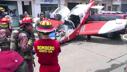 Un herido al estrellarse una avioneta en una avenida de Lima