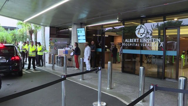 Aplazan alta médica de Bolsonaro por complicaciones tras cirugía