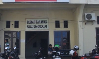 Kelabuhi Sipir, Napi Terorisme Kabur