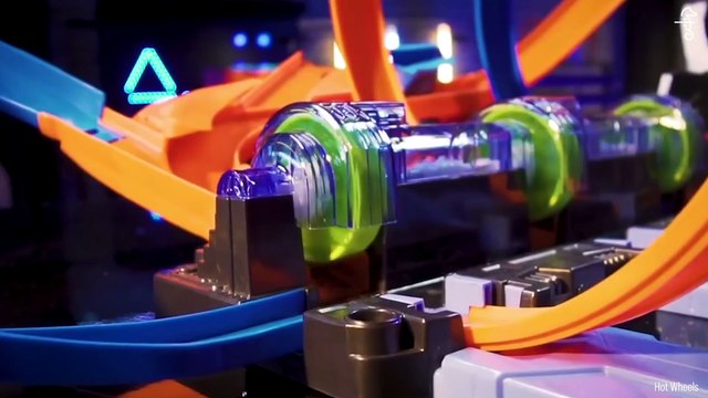 Is the Hot Wheels Corkscrew Crash Set the Best Track Set Ever?