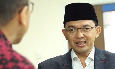 Kasak-kusuk Tabloid Indonesia Barokah - AIMAN (4)