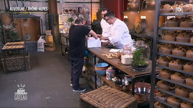 Cyril Lignac bluffé par un candidat des Rois du gâteau sur M6 - Regardez