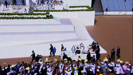 Grande messe inédite en plein air du pape François aux Emirats