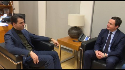Kufijtë Kosovë-Serbi dhe protesta e studentëve në Shqipëri, Basha takohet me Albin Kurtin