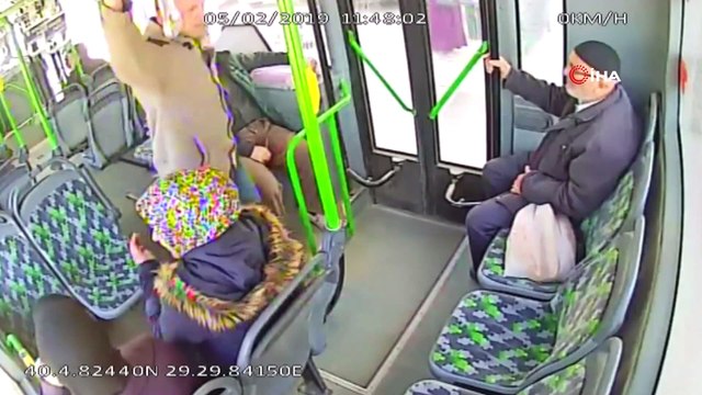 Yolcu kalp krizi geçirince otobüsü acile çekti