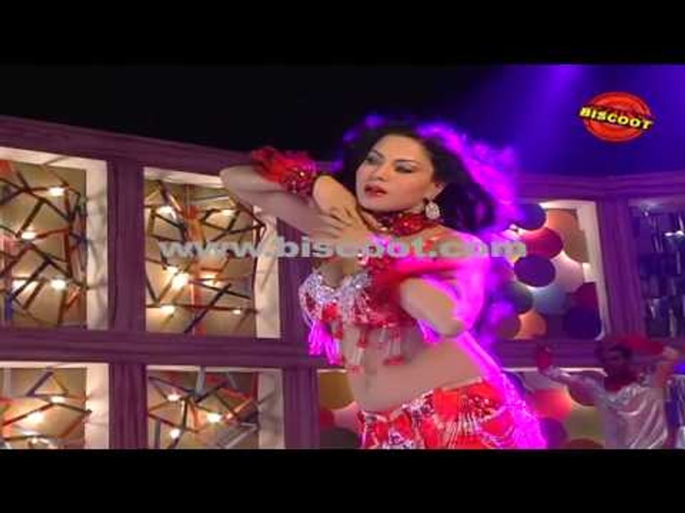 Veena Malik's HOt Dance in kannada movie Silk Sakkath Maga