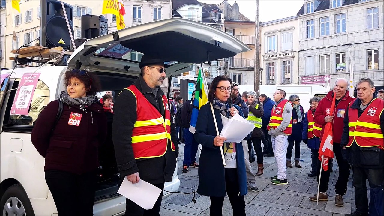 Lons-le-Saunier: ils manifestent ensemble pour le pouvoir d'achat