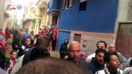 شاهد كيف تحول شكل ابن حبسته أمه 10 سنوات فى غرفة مظلمة