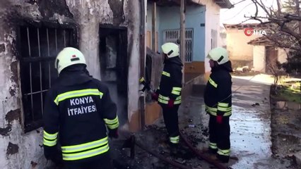 Evi yanan kadın iki çocuğuyla feryat etti