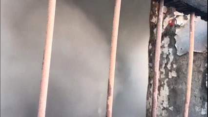 Evi Yanan Kadın İki Çocuğuyla Feryat Etti