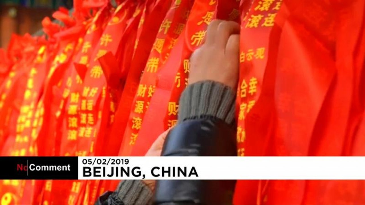 Chineses celebram ano novo sob o signo do porco