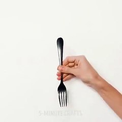 Astuce pour accrocher un tableau à un mur