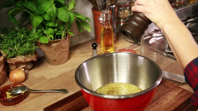 Alman usulu patates salatasi