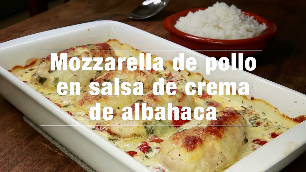 Mozzarella De Pollo En Salsa De Crema De Albahaca