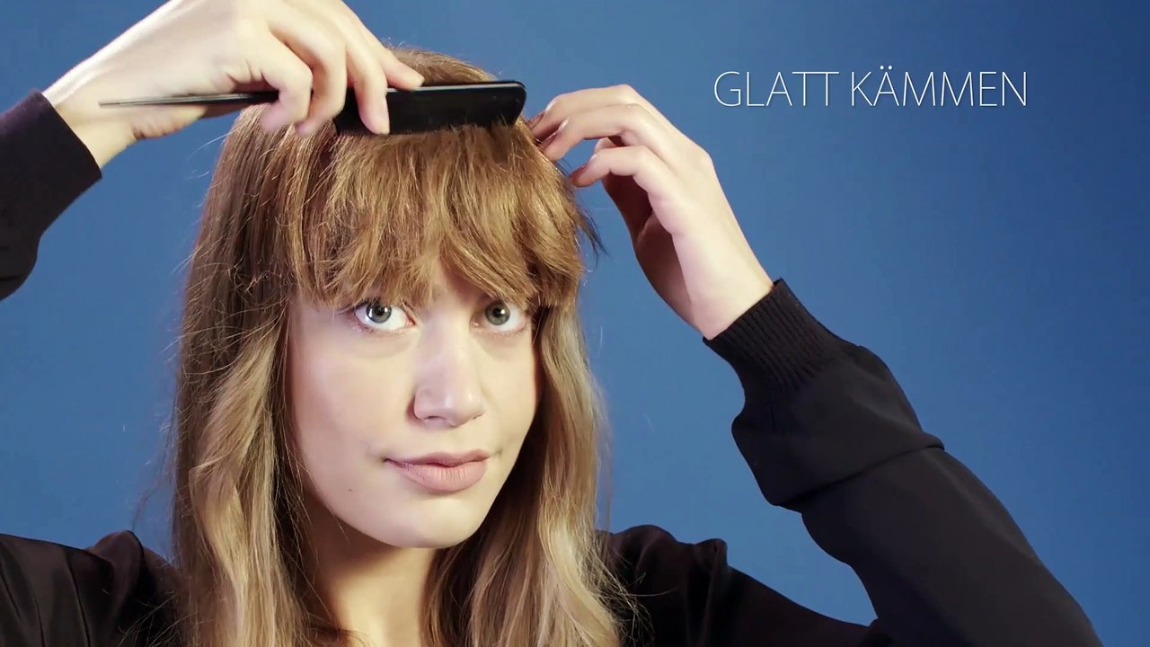 Frisurentrends Beauty-Tutorial: Pony glätten