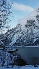 Un bus échappe de peu à une avalanche en Norvège