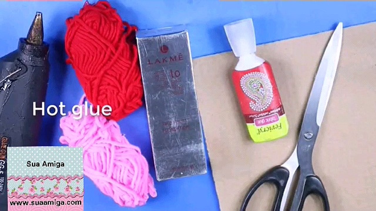 Enfeite de mesa com papelão